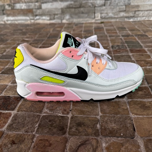 Nike Air Sneakers in Pink and Gray - Picture 2 of 11